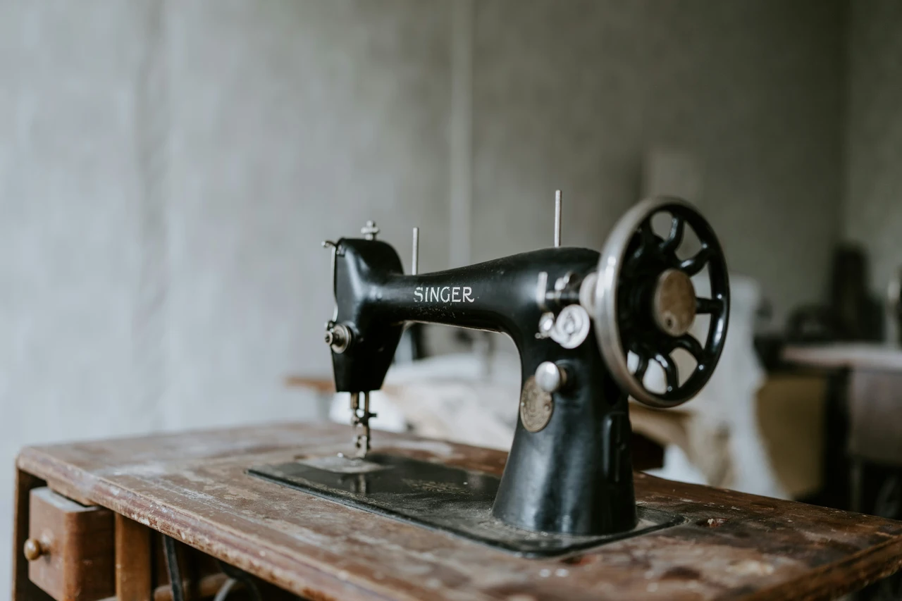 Cosa controllare prima di vendere una macchina da cucire vintage: i dettagli che fanno salire il prezzo secondo gli esperti Cosa controllare prima di vendere una macchina da cucire vintage: i dettagli che fanno salire il prezzo secondo gli esperti